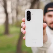 گوشی موبایل سامسونگ مدل Galaxy A26 دو سیم کارت ظرفیت 128 گیگابایت و رم 6 گیگابایت - ویتنام - به همراه شارژر 25 وات سامسونگ