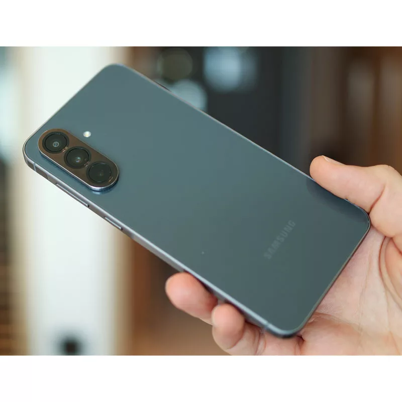 گوشی موبایل سامسونگ مدل Galaxy A56 دو سیم کارت ظرفیت 256 گیگابایت و رم 8 گیگابایت - ویتنام - به همراه شارژر 25 وات سامسونگ