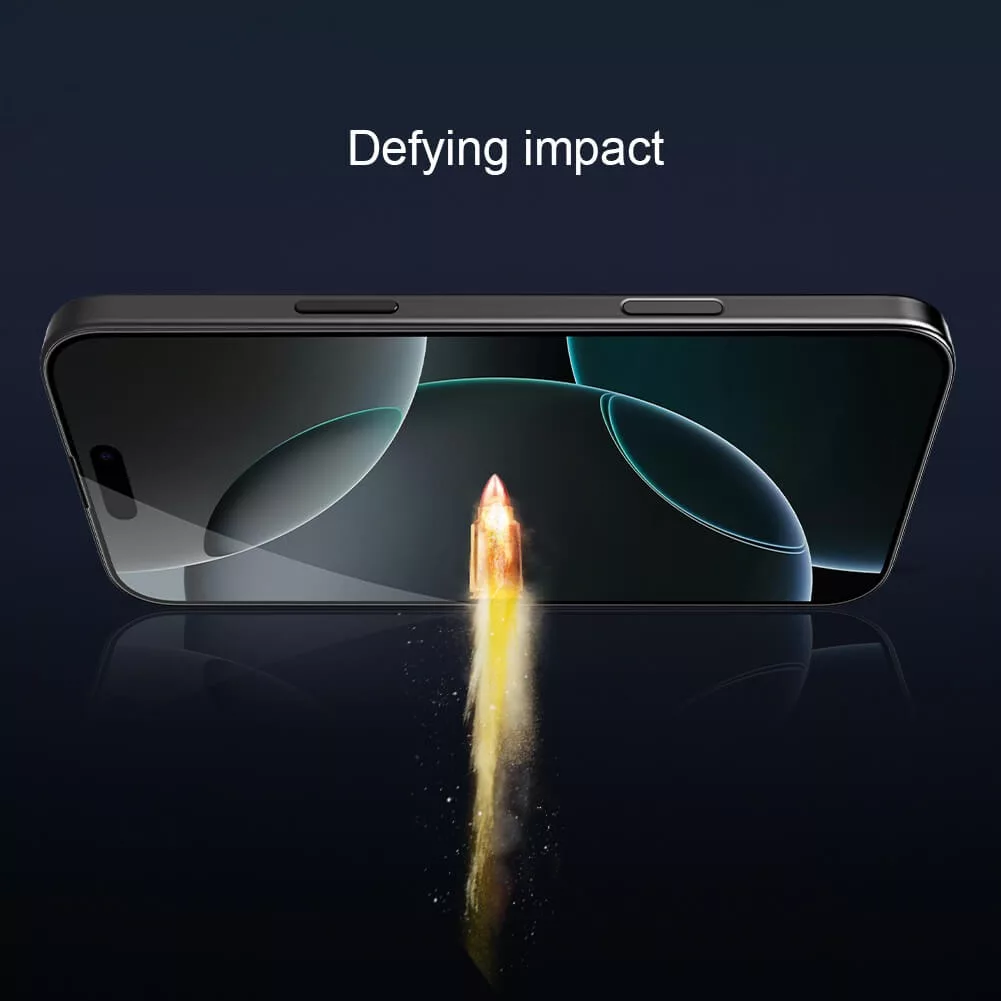 محافظ صفحه نمایش نیلکین مدل CP Plus Max مناسب برای گوشی موبایل اپل iPhone 16 Pro Max