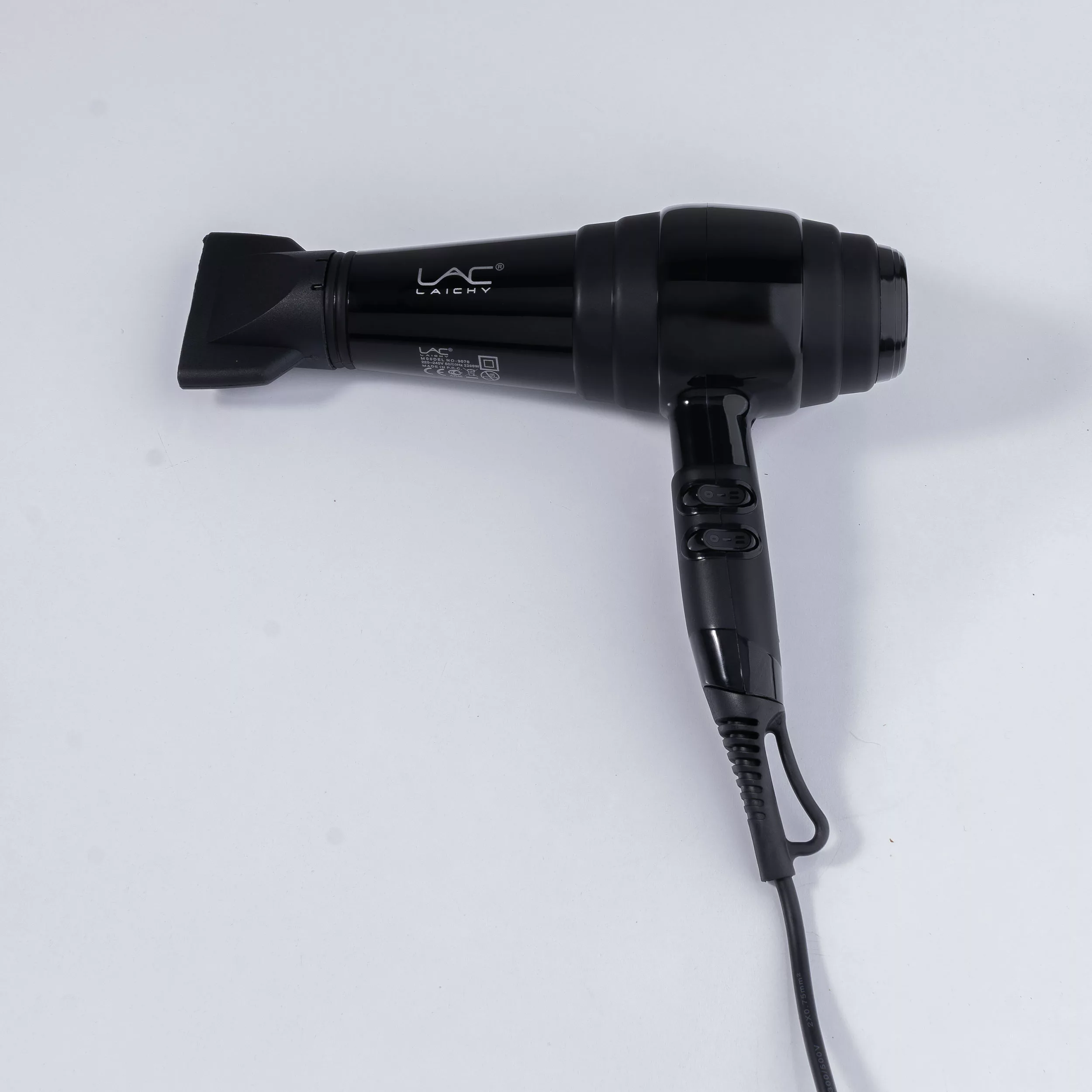 سشوار حرفه ای لایچی مدل L-9070