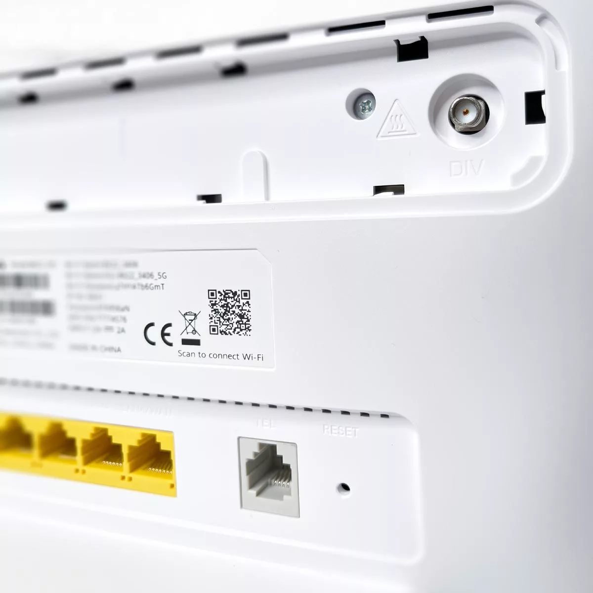 مودم 4G/TD-LTE هوآوی مدل B622 به همراه 2 عدد آنتن خارجی