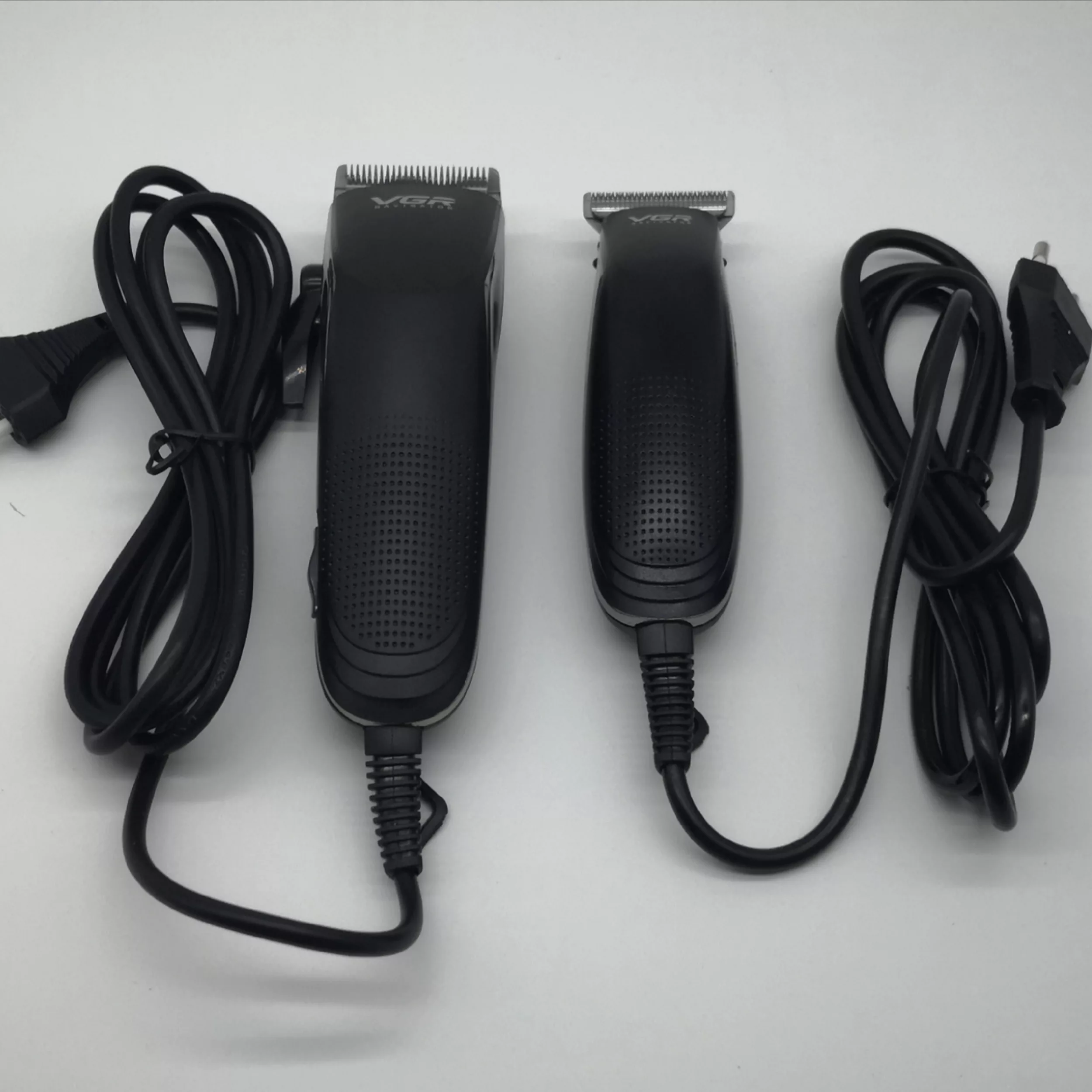 ماشین اصلاح موی سر و صورت وی جی آر مدل V-023 مجموعه 2 عددی